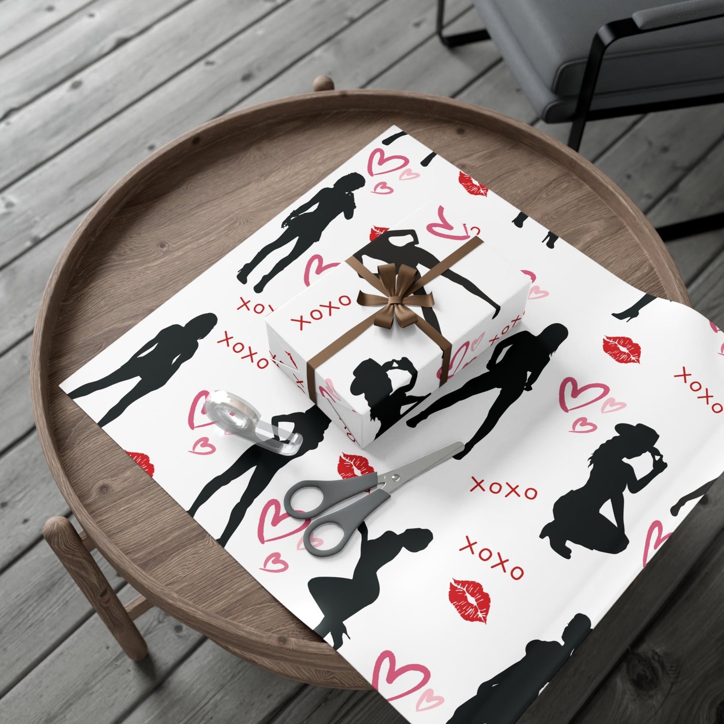 Tempting Kisses Gift Wrap
