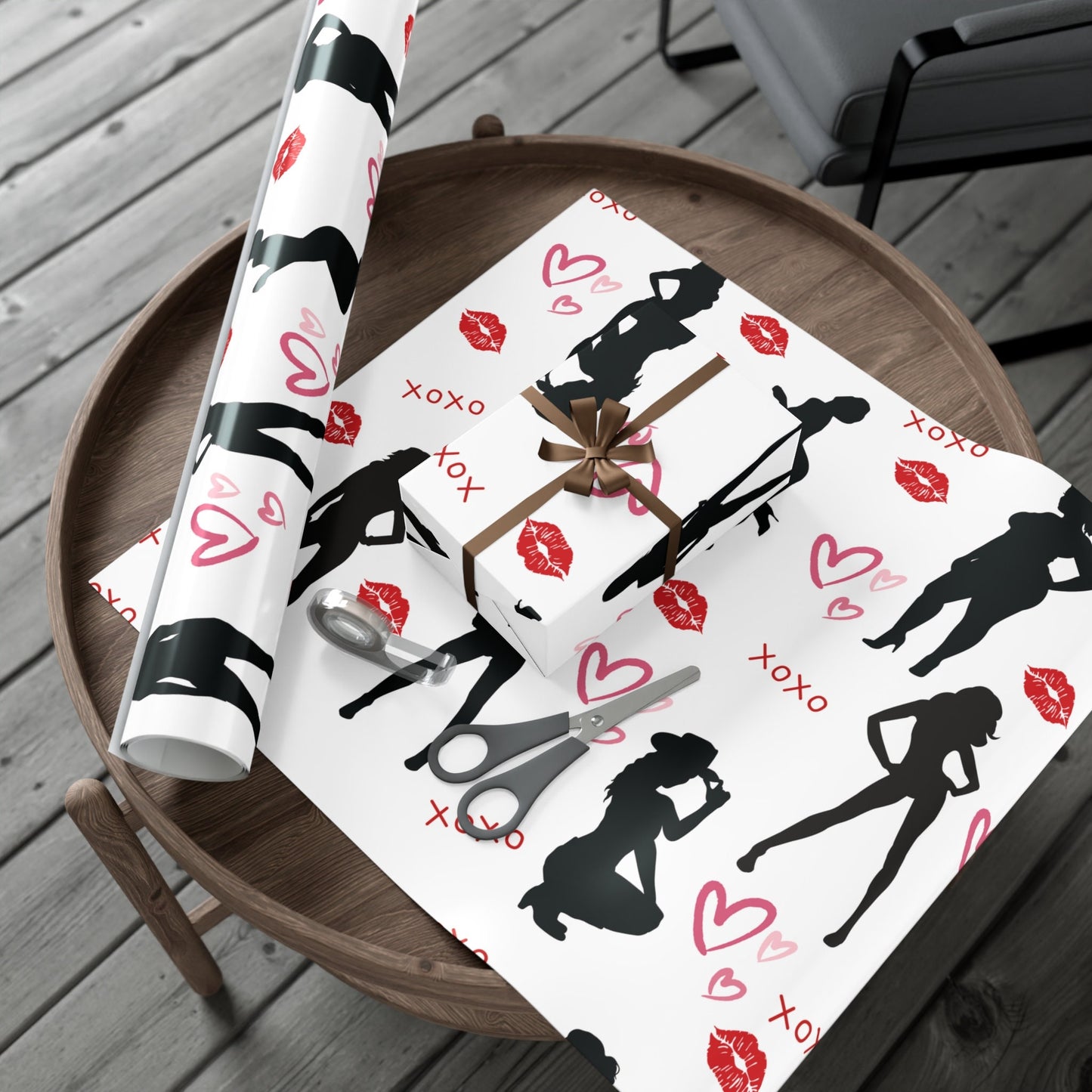 Tempting Kisses Gift Wrap